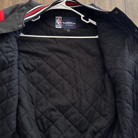 Bulls Jacket - Picture 2 of 3